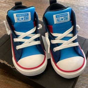 NWT infant Converse sneakers size 6